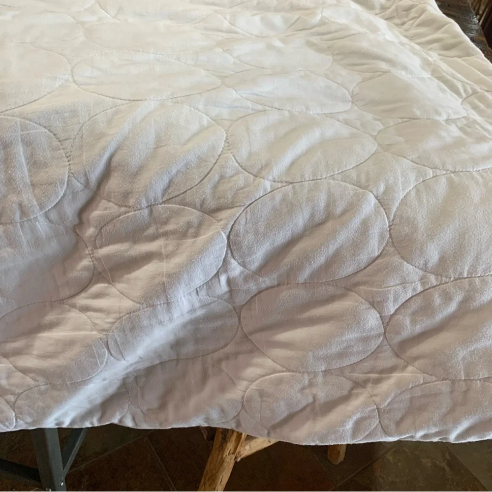 Target brand white Cal King Mattress Protector with elastic anti slip